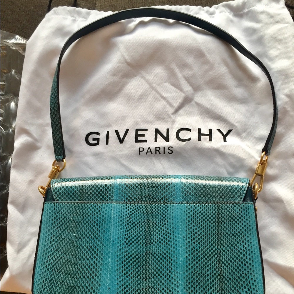 NEW never used! Givenchy Blue Snake Effect Leather Chain Bag - Picture 4 of 8